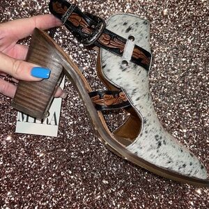 NWT Cowhide and Tooled Leather Block Heel Mule - White/Black